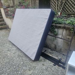 Free Queen Size Boxspring