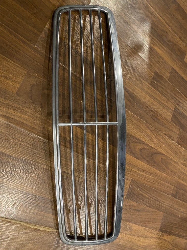 Mercedes Clk Grille And Passenger Headlight