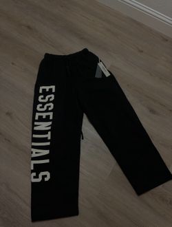 Essentials Sweatpants 🛍️