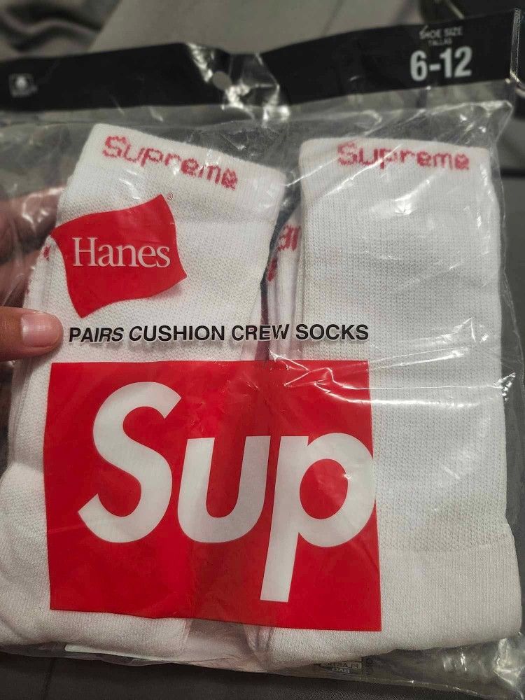 Supreme Socks