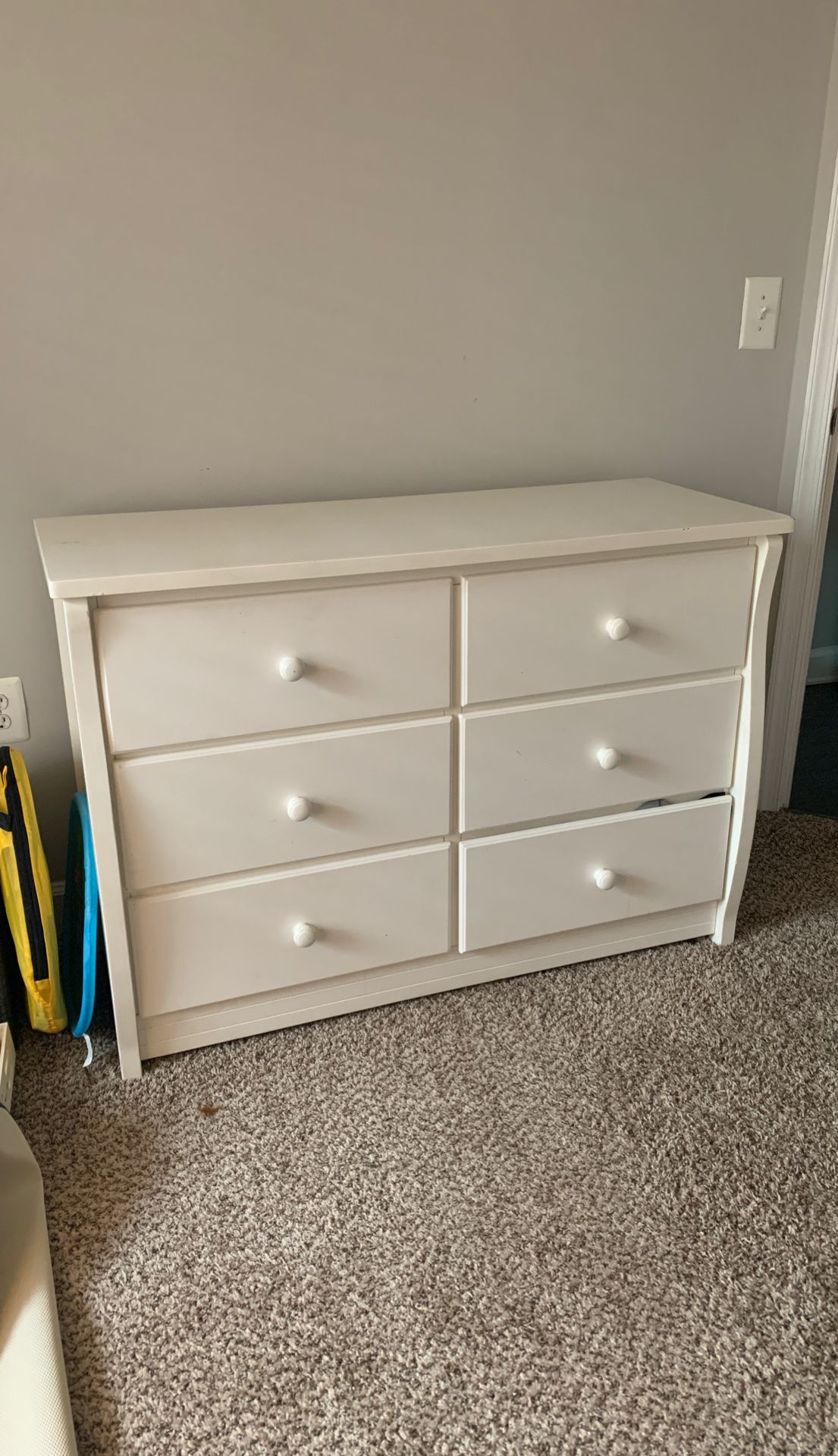 White 6 drawer dresser