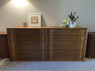 Mid century modern dresser / bureau
