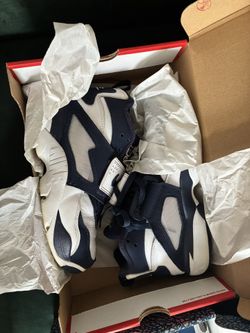 Nikes Size 9 Men’s