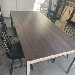 Nice Dining Table And 4 Chairs 