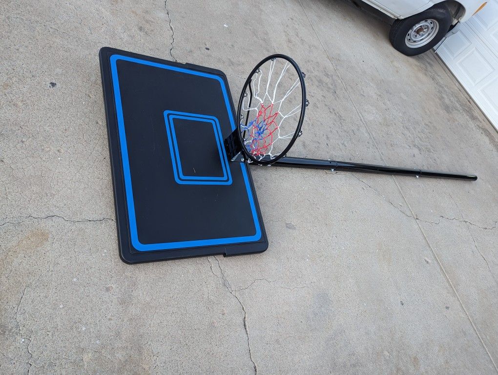 In Ground Basketball Hoop 