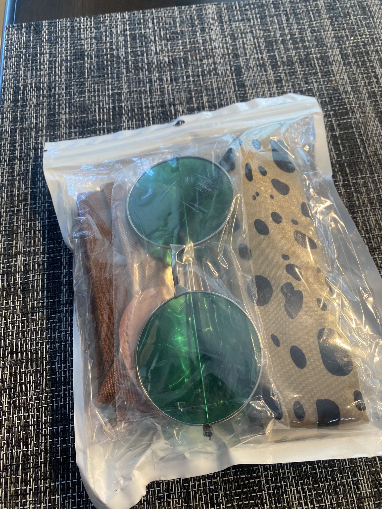 NEW Glasses Costume Kit