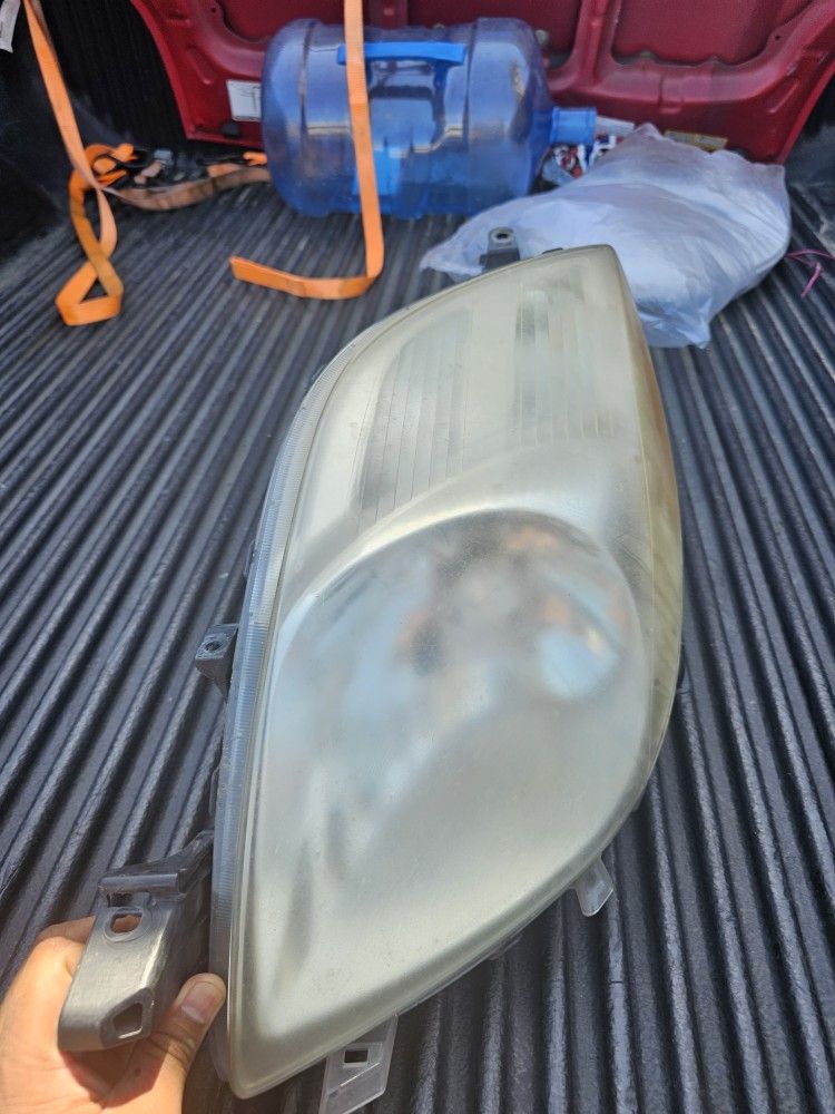 2007 Toyota Yaris Driver Headlight