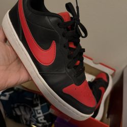 Nike Court Borough Low 