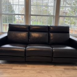 🚨MUST GO🚨 Raymour & Flanigan Black Leather Power Reclining Sofa & Love Seat w/ USB