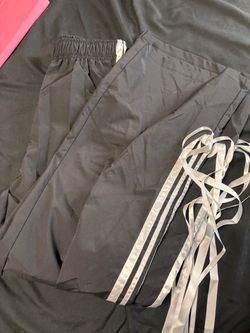 pants with lines that tie up at the bottom