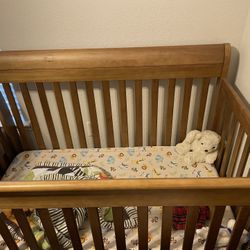 Wooden Baby Convertible Crib