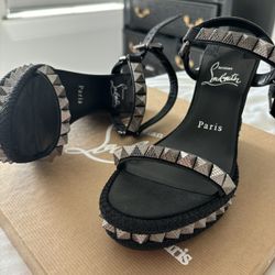 CHRISTIAN LOUBOUTIN  wedge Size 7/37