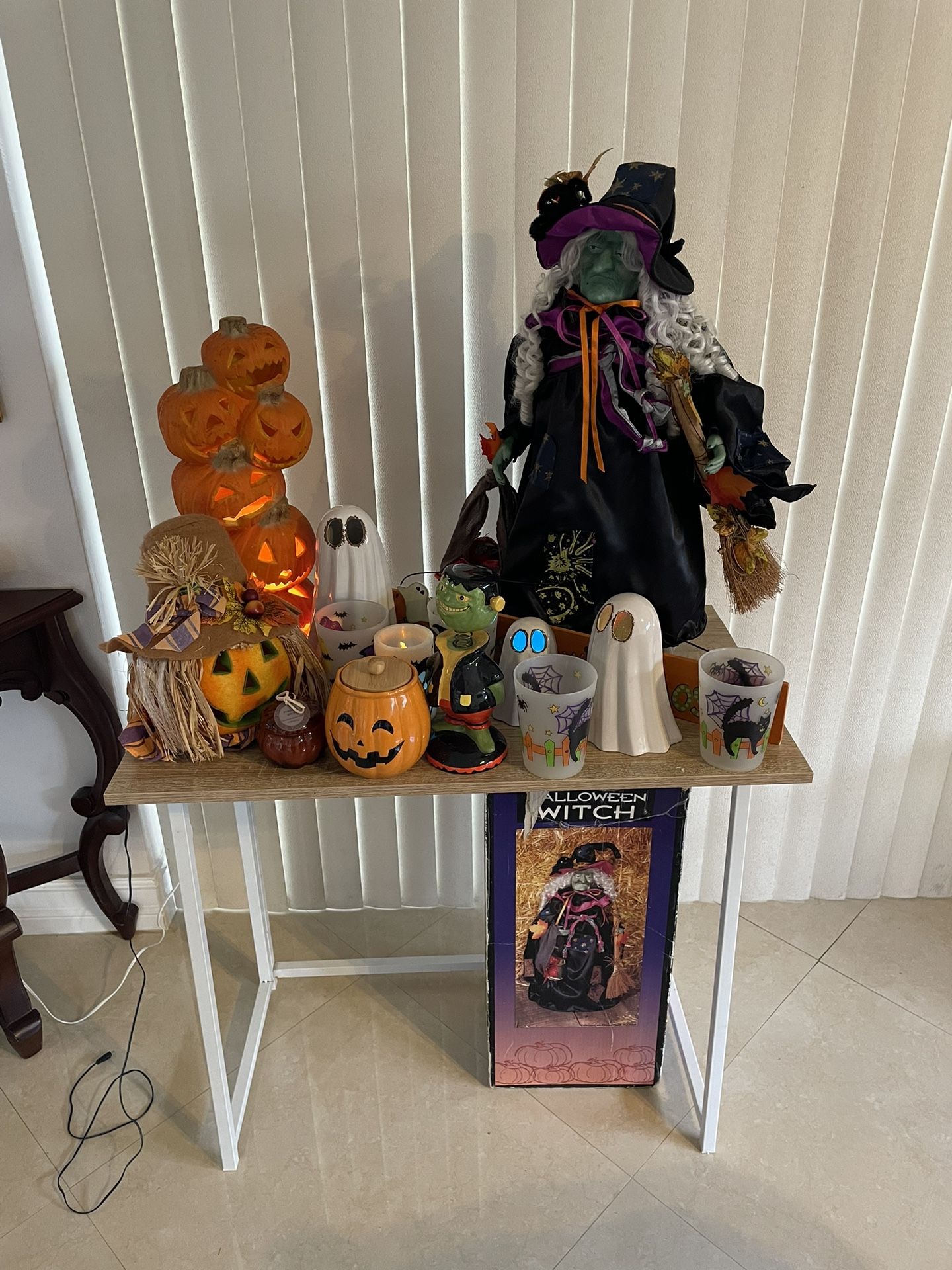 Halloween decorations Total Of 15 Items All I. Great Condition