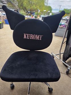 Kuromi vanity chair