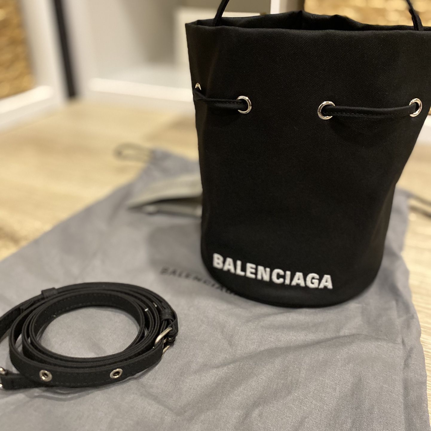 Balenciaga Wheel logo-print Bucket Bag - Farfetch