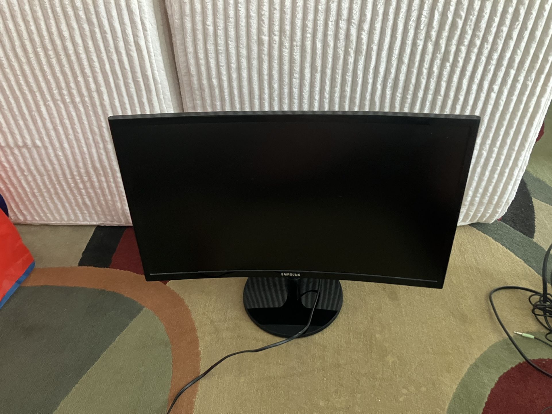Curved Monitor And Speaker System