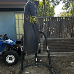 Free Heavy bag With Stand