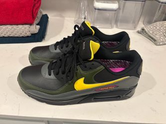 Nike Air Max 90 Gore-Tex Sneakers
