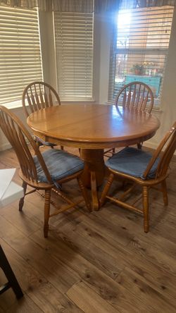 Dinette and chairs.
