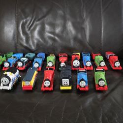 Bundle of Thomas & Friends Motorized Toy Train 