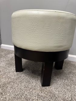 Puff seat ottoman small 16”