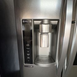 LG black Stainless Steel Refrigerator-60 DAY WARRANTY 