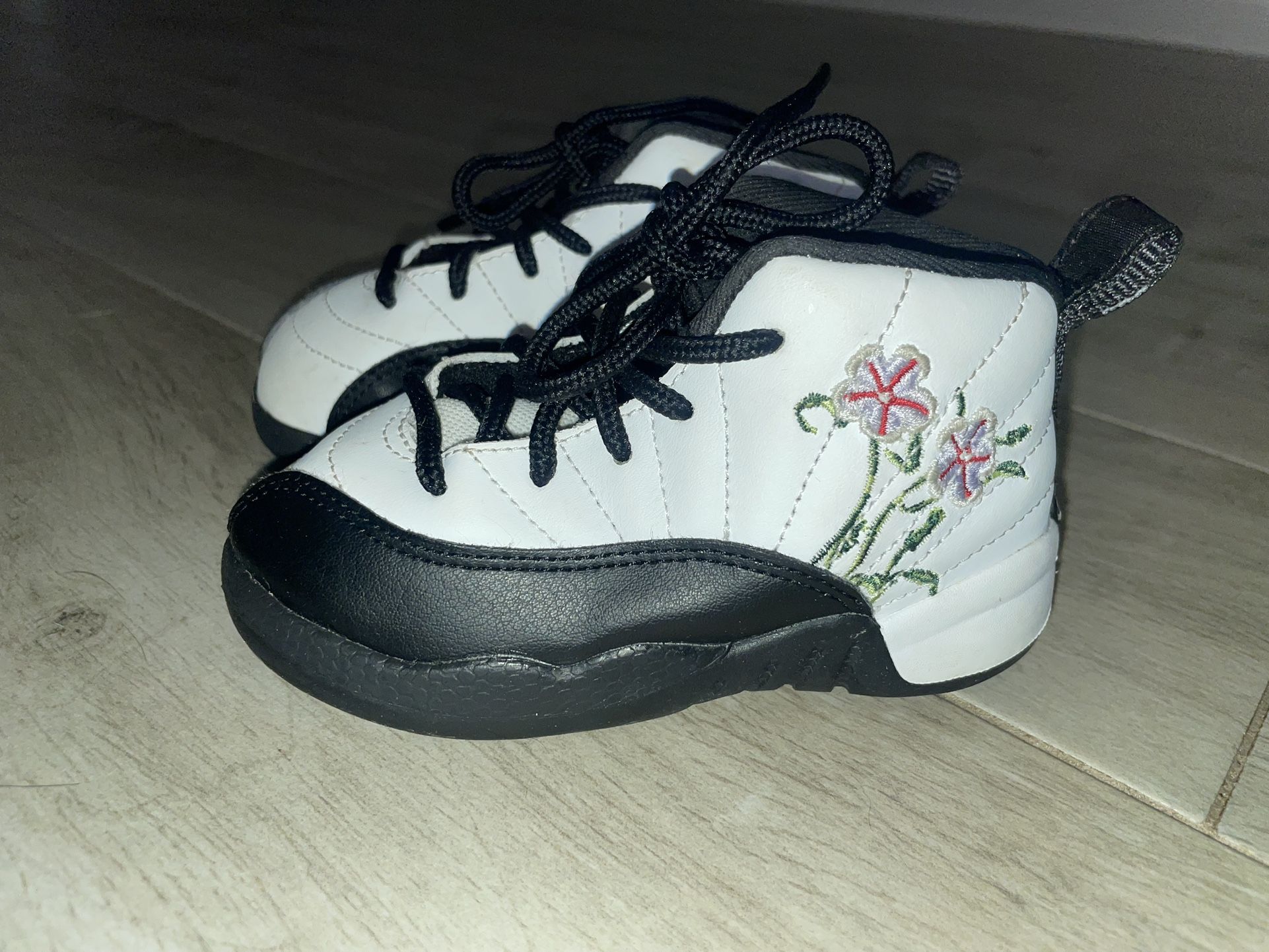 Nike Air Jordan 12 Retro TD Floral DR6955-100 Toddler shoes size 7C Black White