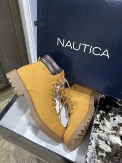 Men’s náutica boots brand new men’s size 10& 10.5 available