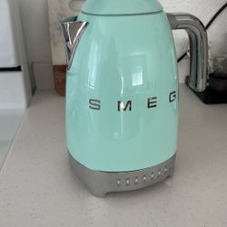 SMEG Temperature Kettle 
