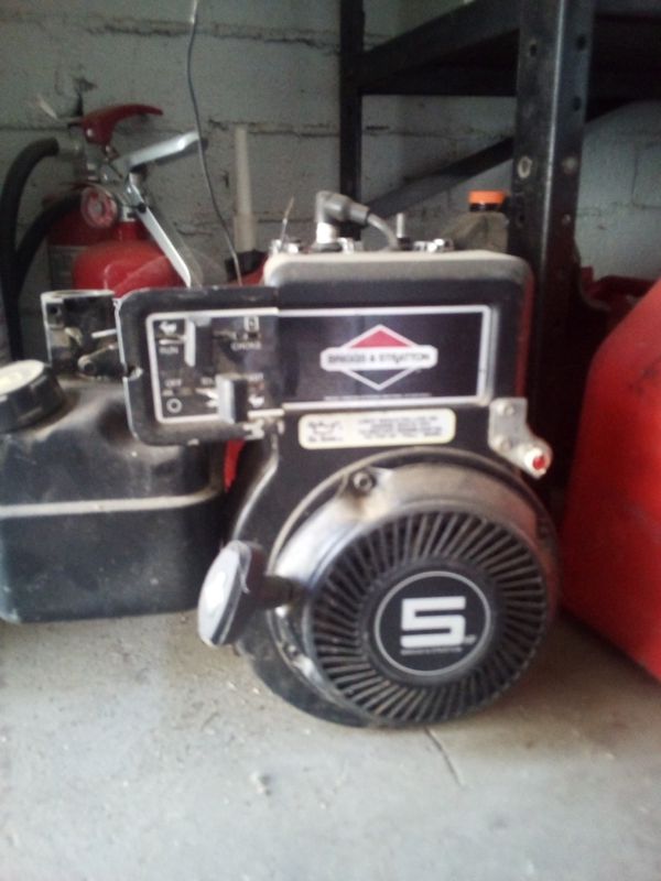 5 hp Briggs Flathead for Sale in Perris, CA OfferUp