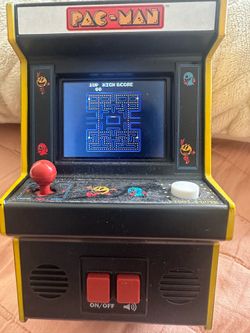 MINIATURE PAC-MAN GAME (LIKE NEW)