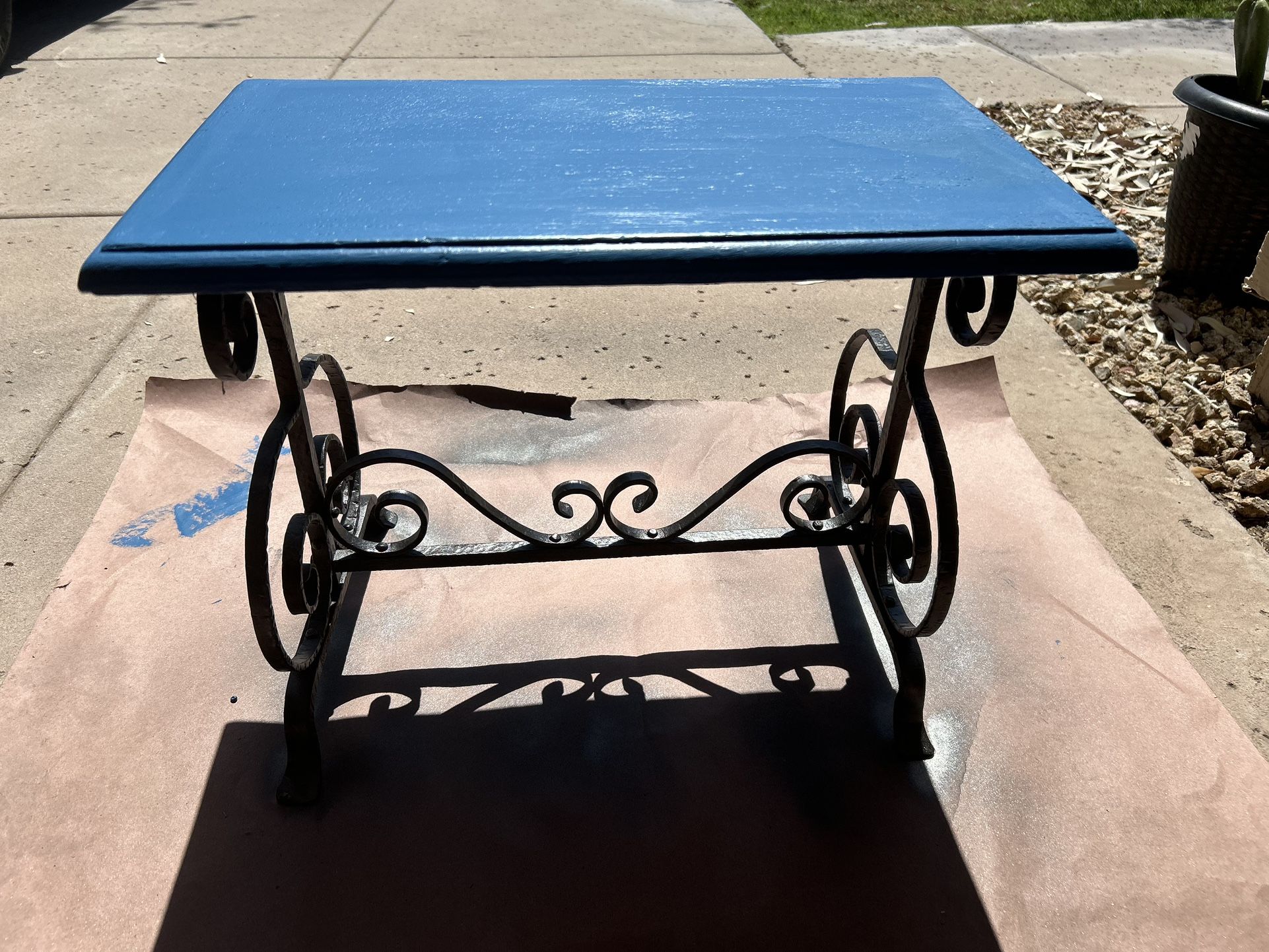 Beautiful Refinished Small Table And matching Lamp FREE DELIVERY