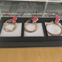 14k 10k Gold Earnings Different Grams Different Price Layaway Available 10%dwon If You Interested Please Make Sure You Ask For Maribel Thank You 