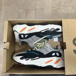 Yeezy 720 (throw offers)