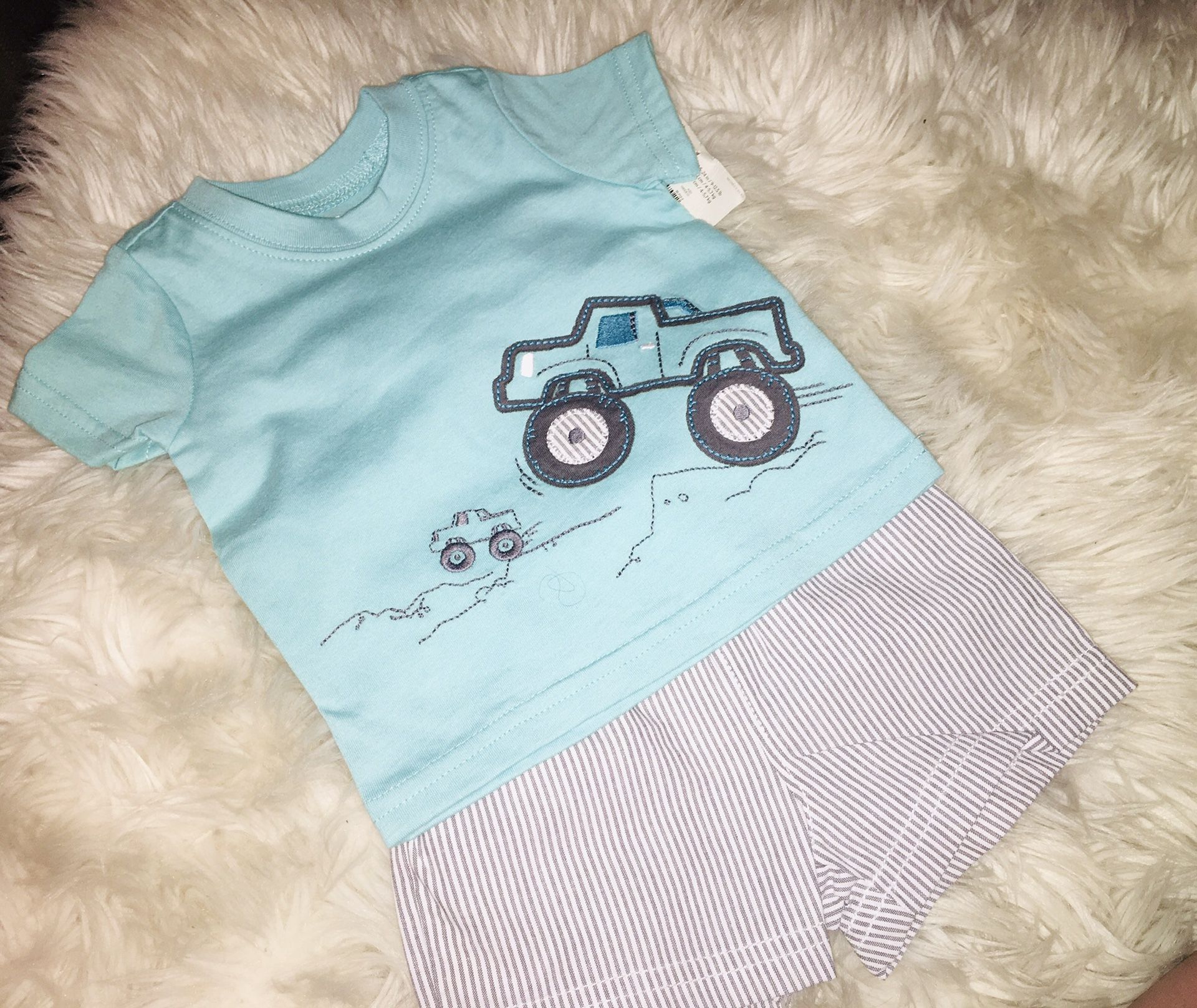 NWT 2pc Adorable 0-3 Month Baby Outfit