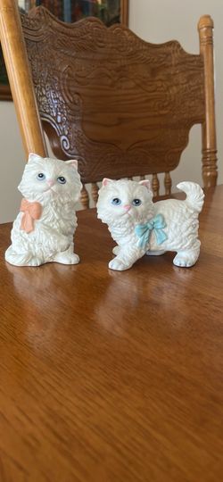 2 Vintage Homco White Persian Cat/Kitten Figurines Ceramic Porcelain
