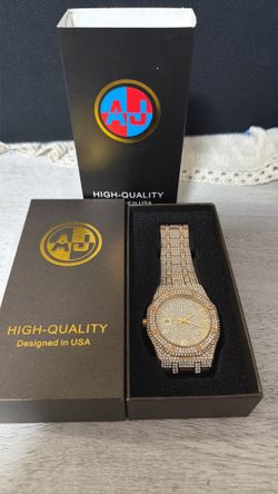Men’s watch iced out