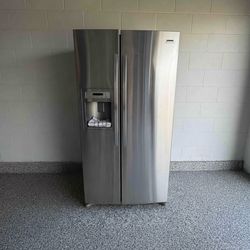 Kenmore Elite 26 cubic foot side by side Fridge