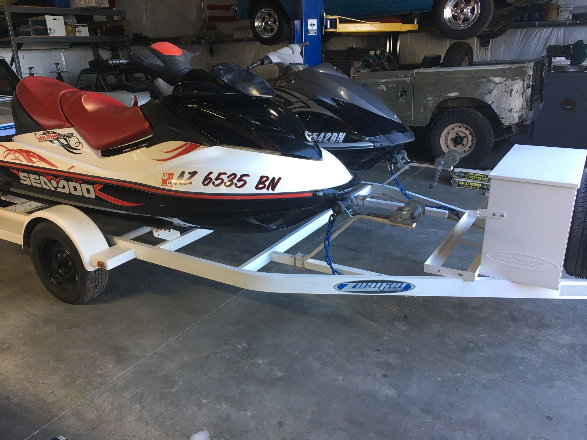 Sea Doo Wake 215  Supercharged 70mph+ and Yamaha Wave Runner VR Deluxe Four Cylinder - Four Strokes 