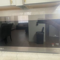 LG Microwave 