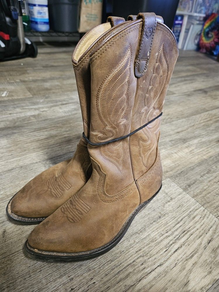 Boots Womens Size 8