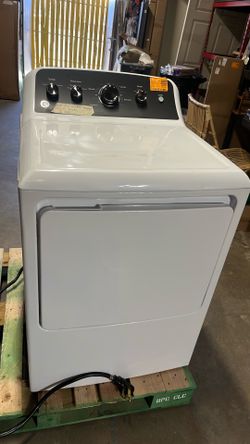 GE 7.2 cu. ft. vented Electric Dryer in White with Auto Dry and Extended Tumble