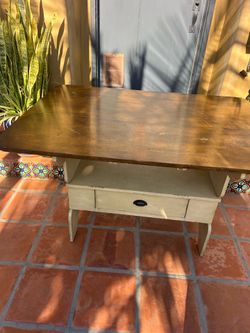 Rustic Farm Dining Table all wood, good condition top is 36”x50” 30”h