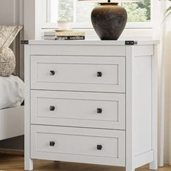 Beautiful 3 Drawer Dresser