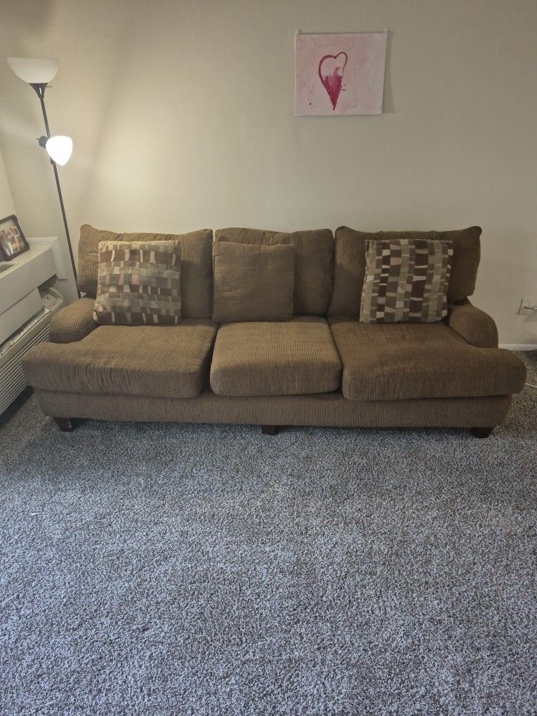 Super COMFY Couch