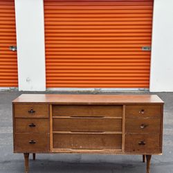 Ward Furniture MCM Triple Dresser –9 Drawer (Project Piece)