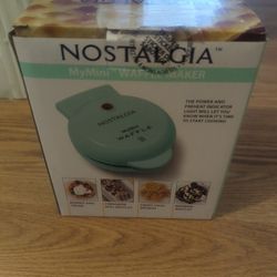 Nostalgia MyMini Waffle Maker – Mint Green