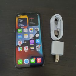 iPhone X 256gb - UNLOCKED - Like New  