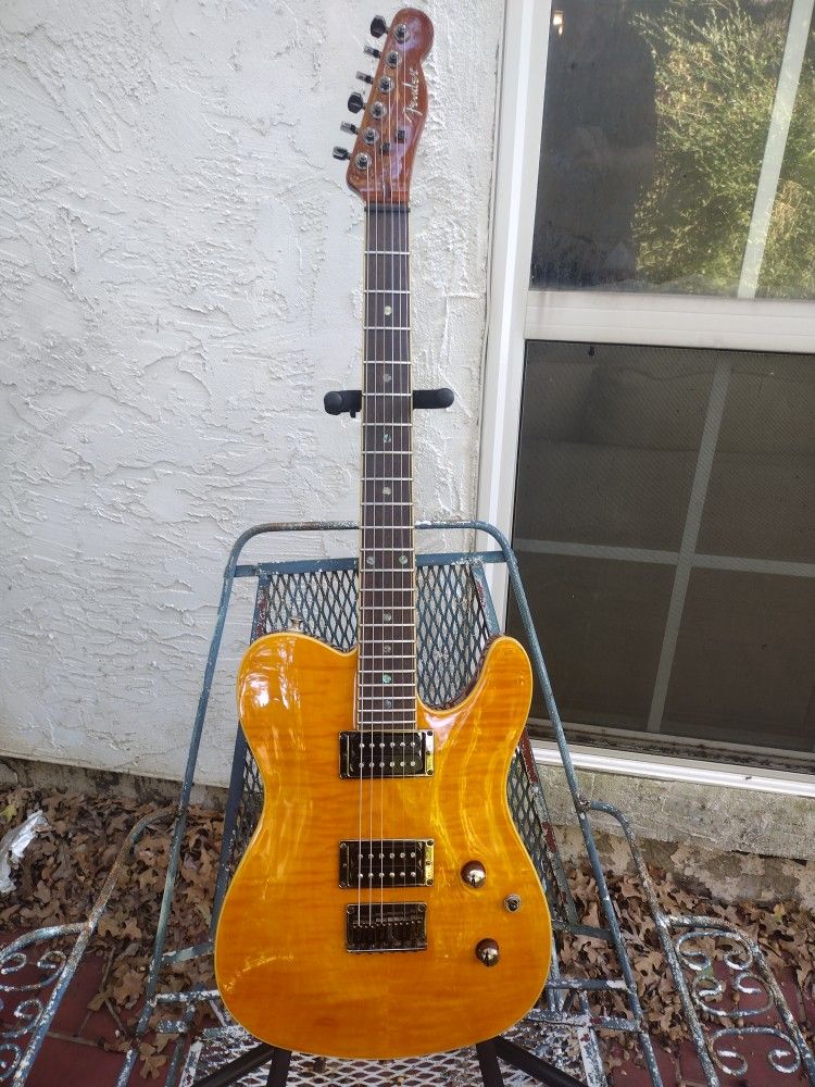 Fender Special Edition custom Telecaster FMT HH Guitar