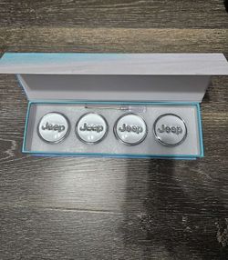 BRAND NEW 4PCS JEEP 63MM LED ILLUMINATED WHEEL RIM CENTER CAPS HUBS COVER FOR JEEP CHEROKEE / RENEGADE / WRANGLE / COMPASS